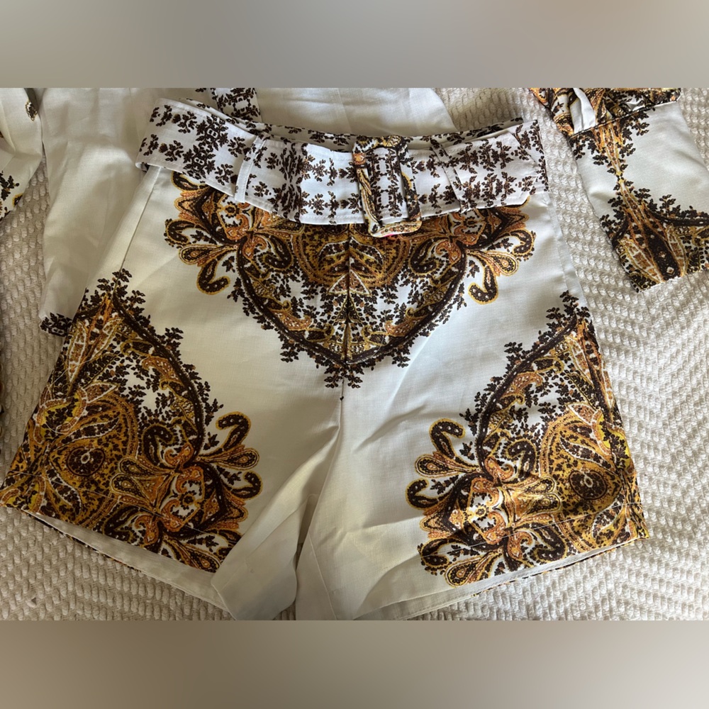 NWT Fashion Nova White and Brown Paisley short set - Picture 4 of 8